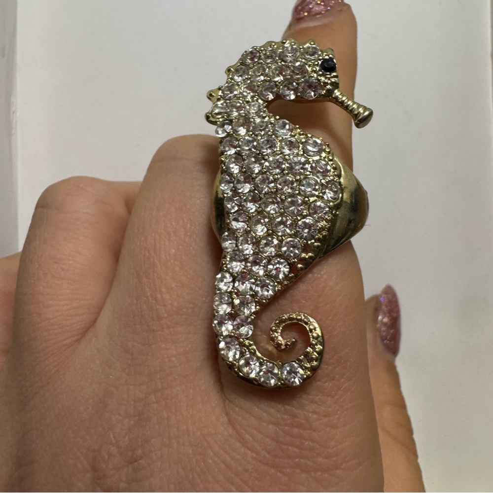 Elegant Gold Seahorse Ring